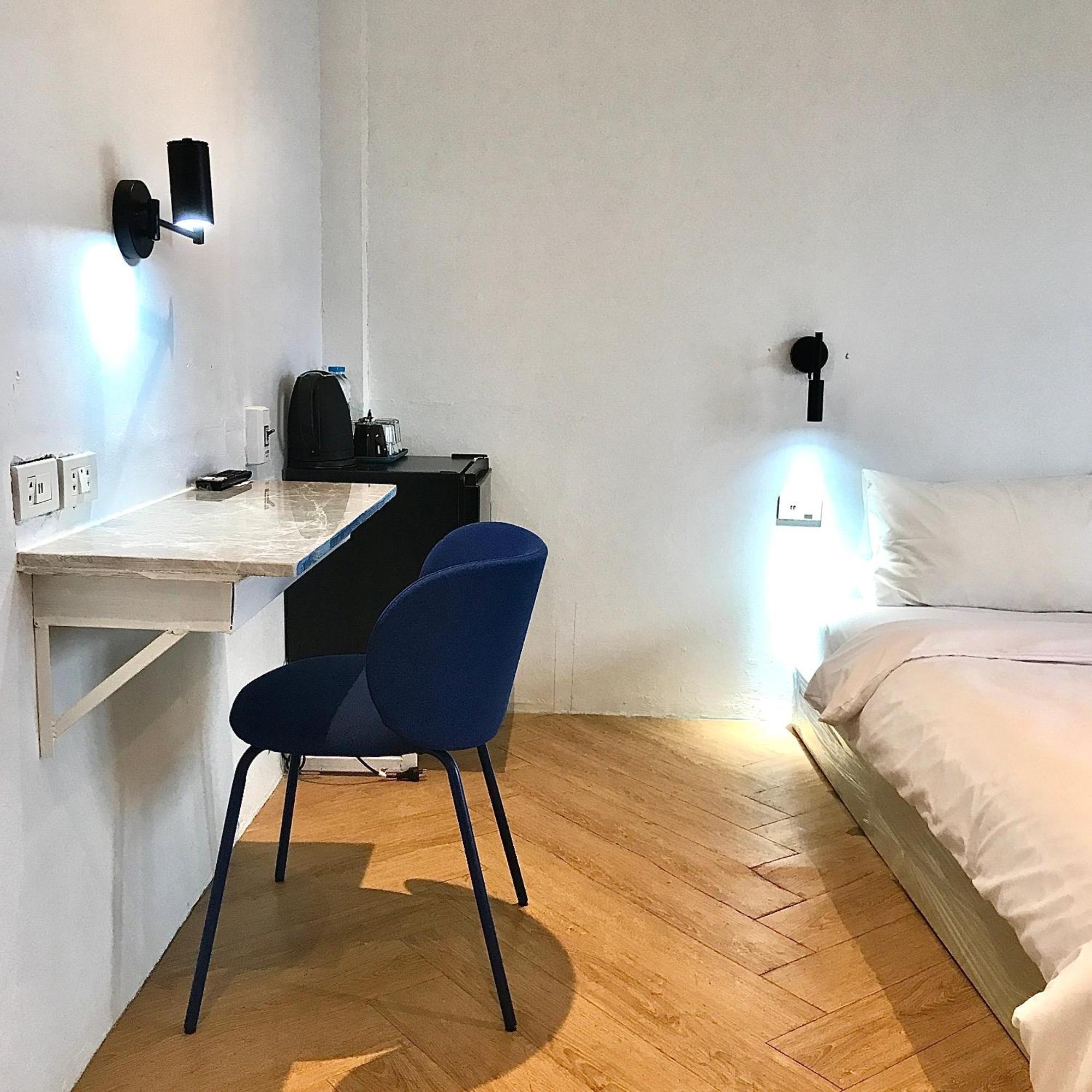 Beige Poshtels + Netflix Vandrarhem Bangkok Exteriör bild