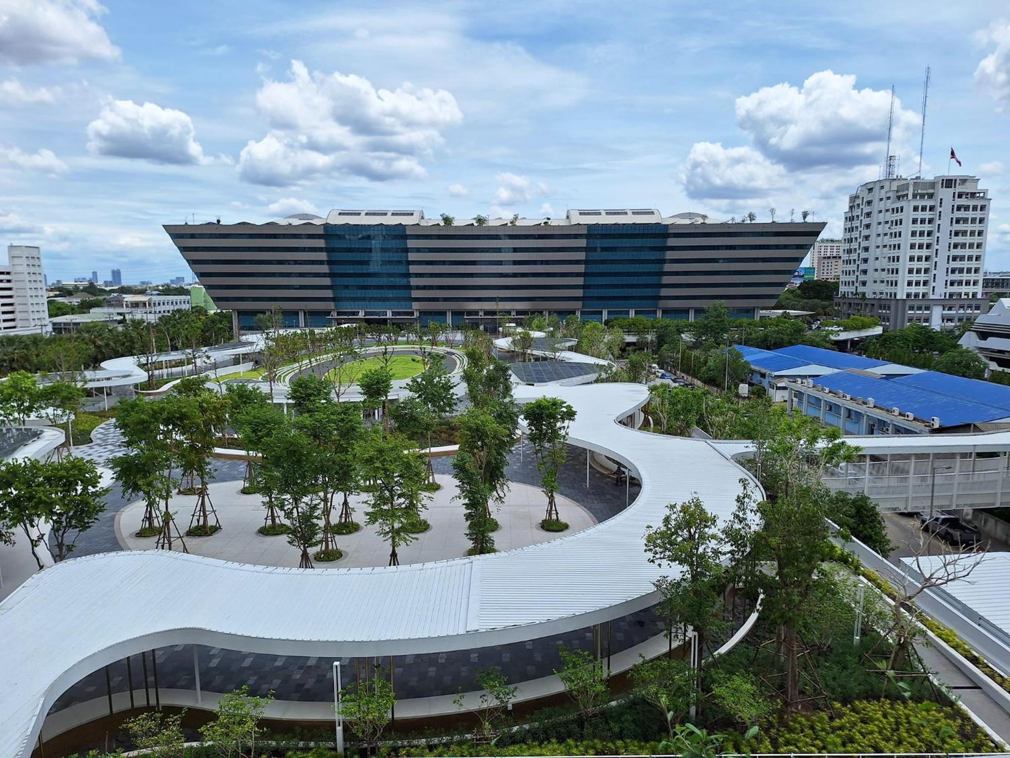 Beige Poshtels + Netflix Vandrarhem Bangkok Exteriör bild