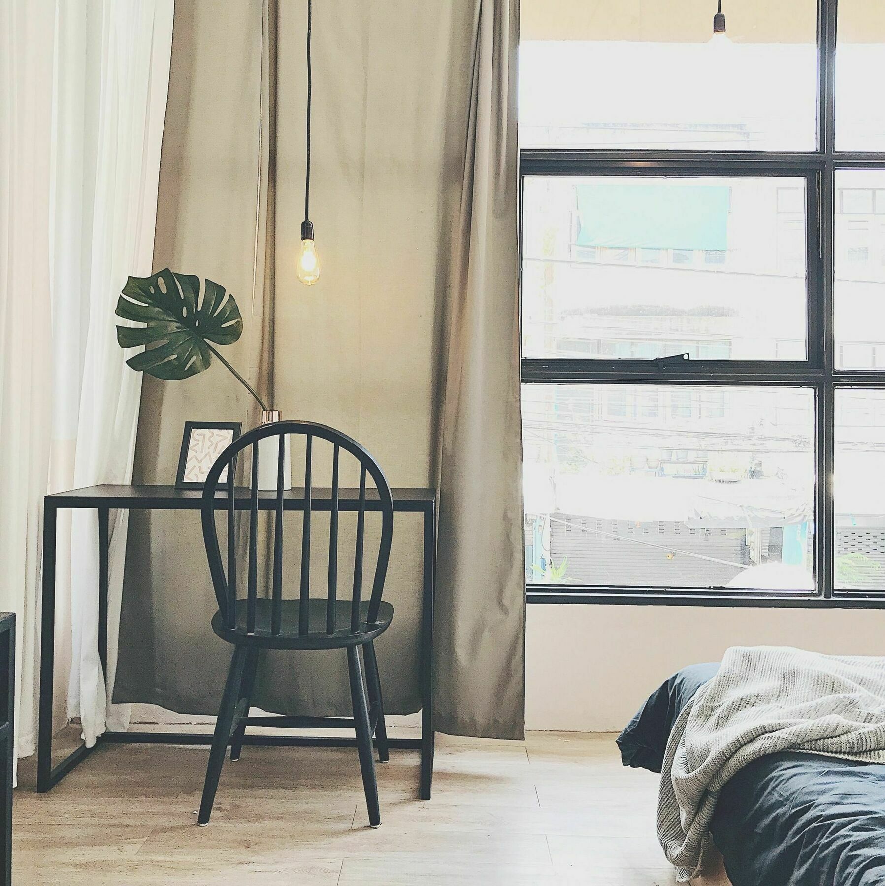 Beige Poshtels + Netflix Vandrarhem Bangkok Exteriör bild
